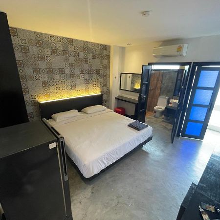Islanda Hotel Patong Exterior photo